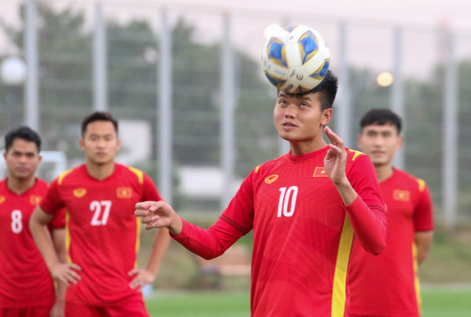 U23 Việt Nam có đội hình mạnh nhất hướng tới trận đấu quan trọng tại tứ kết U23 châu Á 2022. Trường hợp chấn thương ngón tay của thủ môn Văn Toản đã được thay thế bằng Quan Văn Chuẩn đang có phong độ rất cao. (Ảnh: VFF)