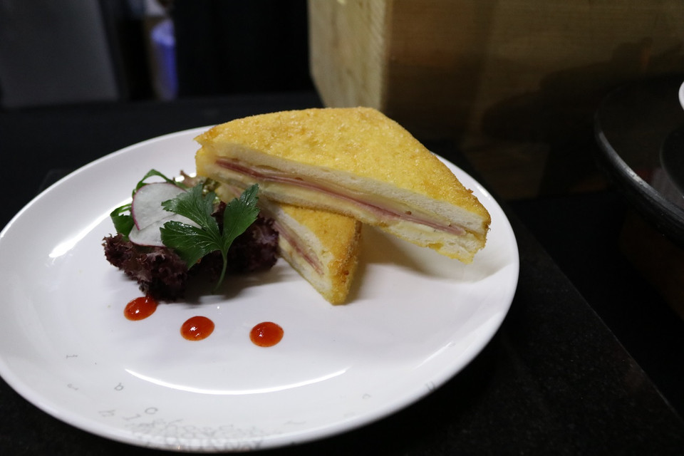 Những món ăn của Pháp luôn đem lại hương vị khó quên trong lòng thực khách. (Ảnh: Minh Hiếu/Vietnam+)