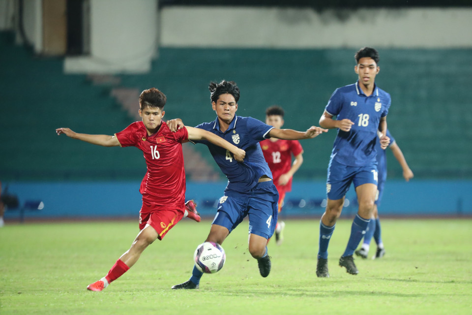 Nhờ lợi thế sân nhà cùng tinh thần hưng phấn sau khi đã toàn thắng ở hai lượt trận trước đó, U17 Việt Nam đã dễ dàng đánh bại đối thủ với cách biệt 3 bàn. (Ảnh: PV/Vietnam+) 