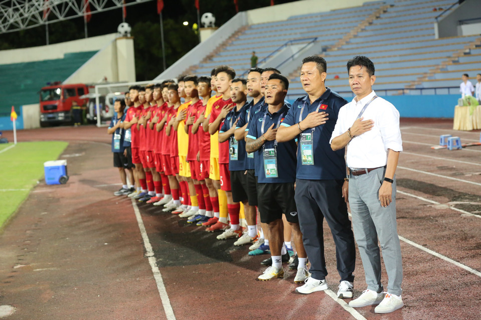 Với chiến thắng trước U17 Thái Lan, U17 Việt Nam đã toàn thắng ở cả 3 trận đấu tại bảng F Vòng loại U17 châu Á 2023 và giành vé tiến tới vòng chung kết. (Ảnh: PV/Vietnam+) 