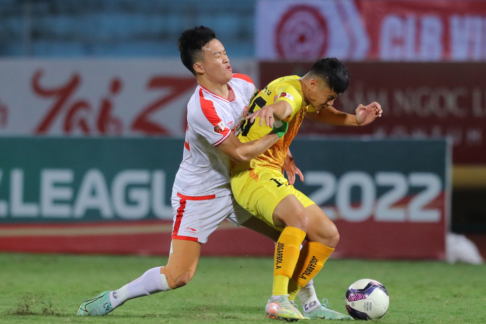 Kết quả này khiến cả Viettel và Hải Phòng đều chưa thể bứt phá trong cuộc đua vô địch với cùng 29 điểm và kém hơn hai đội dẫn đầu bảng xếp hạng lần lượt 1 và 5 điểm. (Ảnh: PV/Vietnam+)