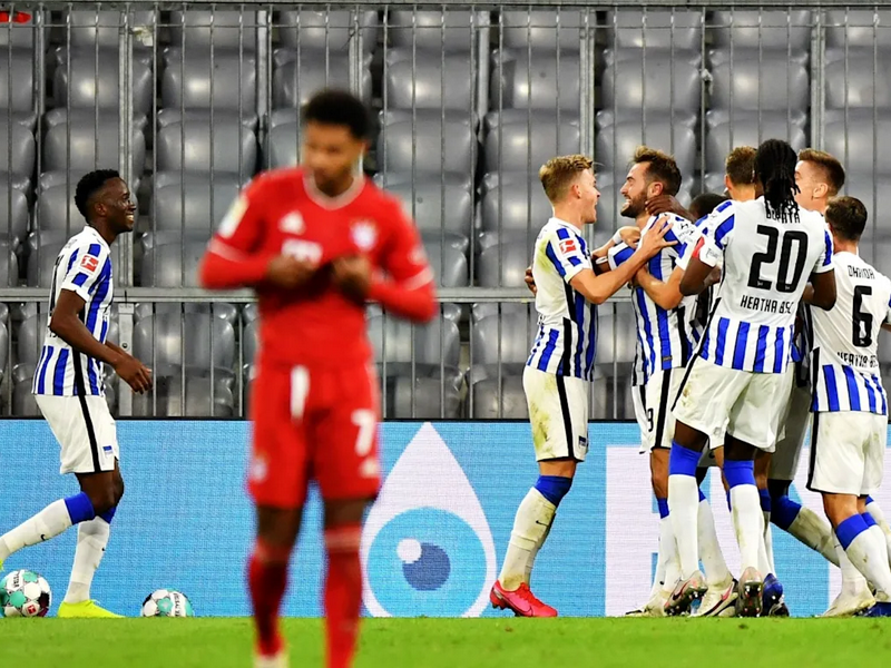 trong khi đó, ngôi sao Gnabry tiếp tục có một trận đấu hết sức mờ nhạt (Nguồn: FC Bayern)