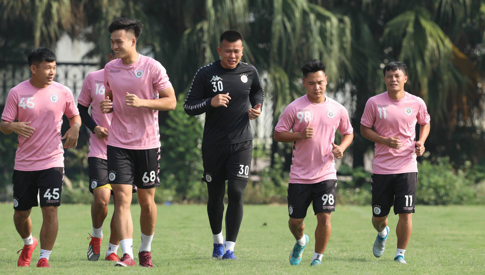 Buổi tập chiều 5/5 kéo dài khoảng 2 tiếng đồng hồ, đội bóng Thủ đô mở cửa cho phóng viên tác nghiệp. (Ảnh: Phúc Tá/Vietnam+)
