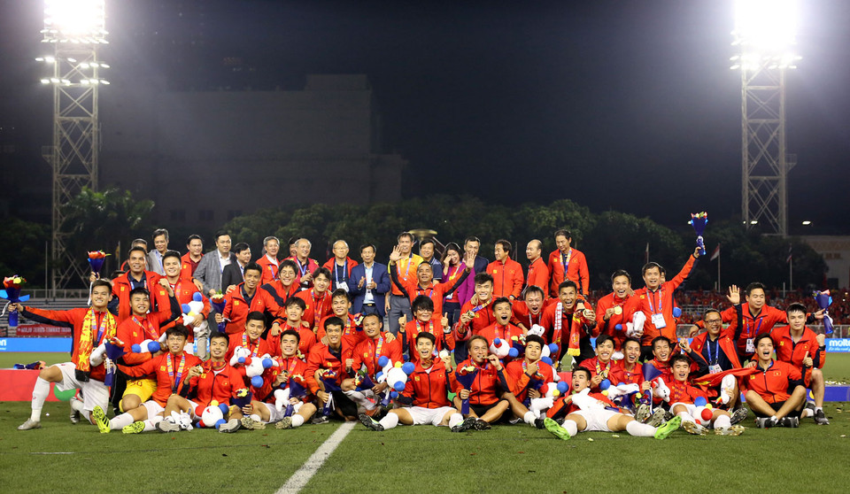 Còn đến cuối năm 2019, ông Park một lần nữa tạo nên lịch sử khi cùng U22 Việt Nam lần đầu tiên giành huy chương vàng SEA Games. (Ảnh: VFF)