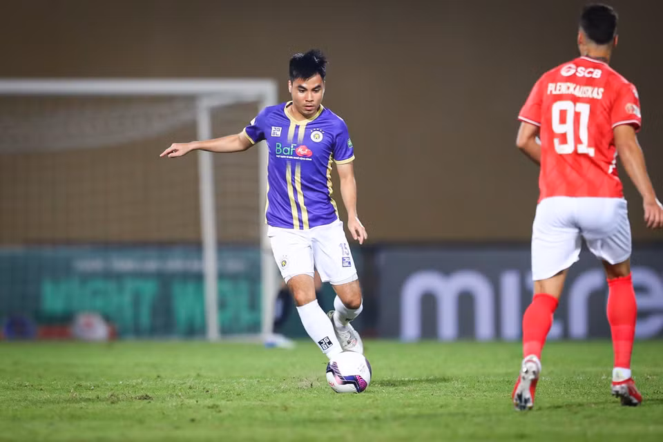 Thậm chí, Hà Nội FC còn tung ra được nhiều cơ hội nguy hiểm hơn kể từ sau tấm thẻ đỏ. (Ảnh: PV/Vietnam+)