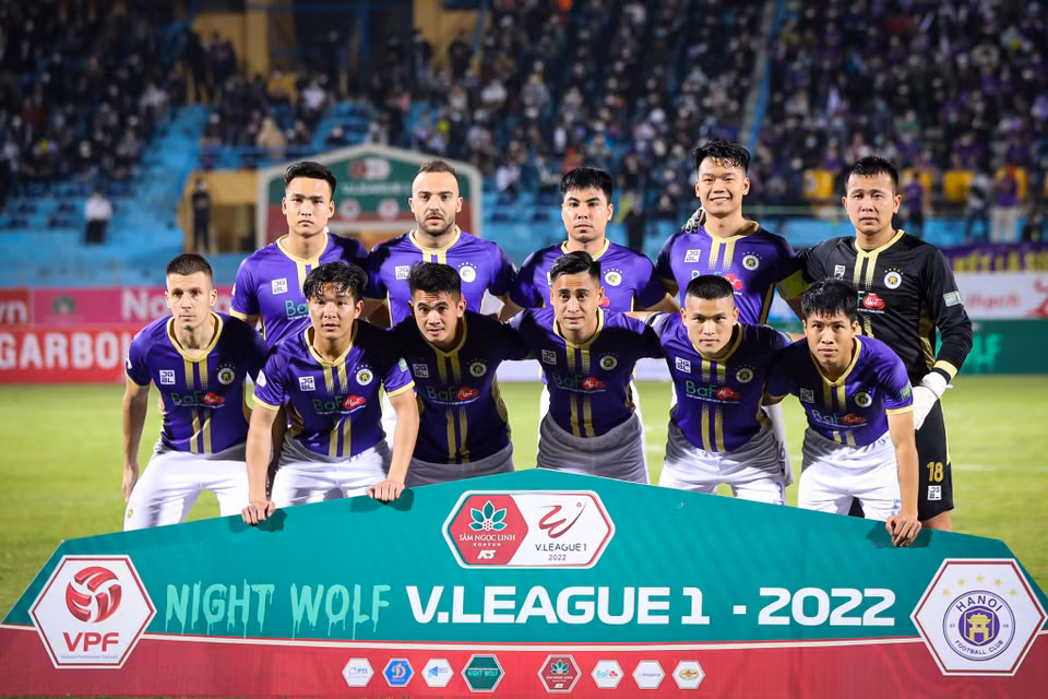Hà Nội FC không tung ra đội hình mạnh nhất trong trận đấu đầu tiên tại V-League 2022 với nhiều cầu thủ lần đầu đá chính cùng nhau. Quang Hải, Hùng Dũng hay Văn Quyết đều vắng mặt. (Ảnh: PV/Vietnam+)
