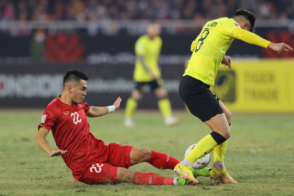 Ngược lại, đội tuyển Việt Nam tiếp tục tự tin với lối chơi phòng ngự phản công sở trường. (Ảnh: PV/Vietnam+)