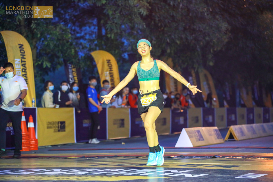 Longbien Marathon là giải chạy do Uỷ ban Nhân dân Quận Long Biên kết hợp cùng Công ty Cổ phần Race Vietnam và Câu lạc bộ SVCLB Run phối hợp tổ chức thường niên. (Ảnh: CTV/Vietnam+)