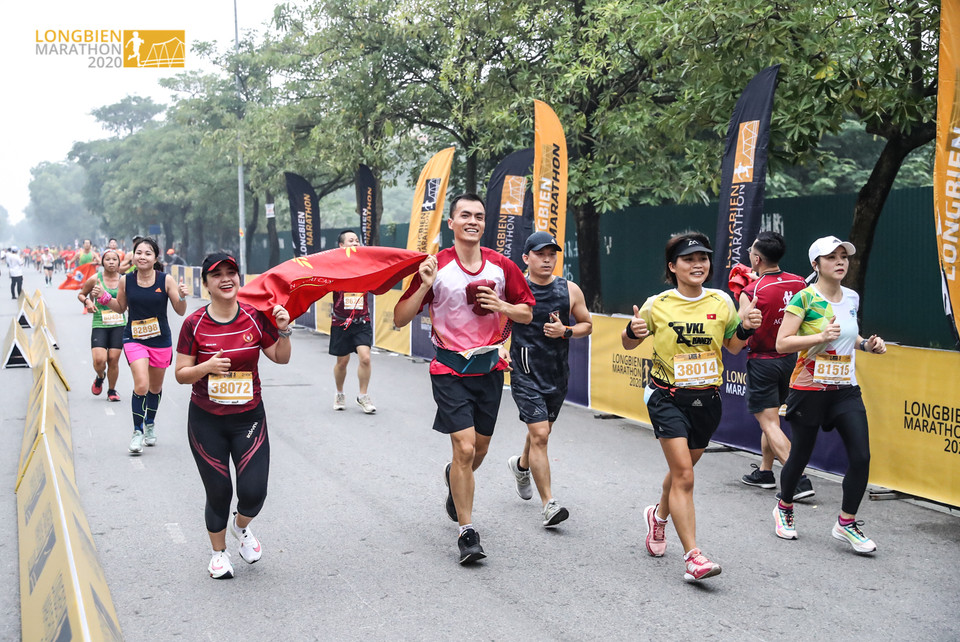 Đường chạy Longbien Marathon được IAAF/AIMS (Liên đoàn Điền kinh Thế giới/Hiệp hội Marathon Quốc tế) chứng nhận là đường chạy đạt chuẩn quốc tế. Vận động viên có thể sử dụng kết quả sau cuộc thi để đăng ký các giải lớn như Boston Marathon. (Ảnh: CTV/Vietnam+)