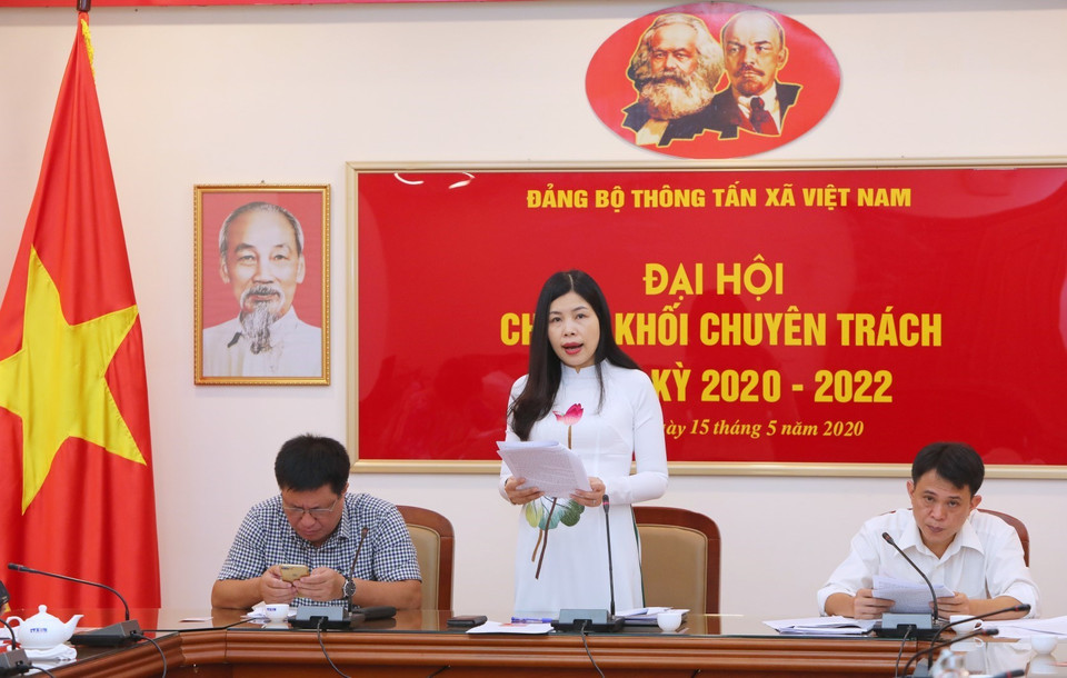 Đồng chí Đỗ Thị Trang, Chánh văn phòng Đảng ủy TTXVN phát biểu tại Đại hội. (Ảnh: Thành Đạt/TTXVN)
