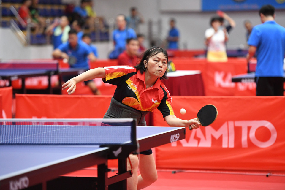 Hình ảnh ngày thi đấu đầu tiên của Giải bóng bàn Hội nhà báo Việt Nam năm 2022 sau lễ khai mạc. (Ảnh: PV/Vietnam+)