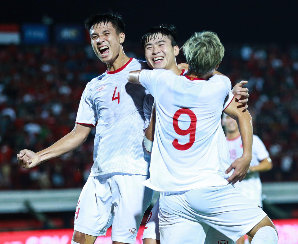 Chiến thắng trước Indonesia cũng giúp tuyển Việt Nam chấm dứt 20 năm không thắng đối thủ này tại các giải đấu chính thức. (Ảnh: Bá Huỳnh)