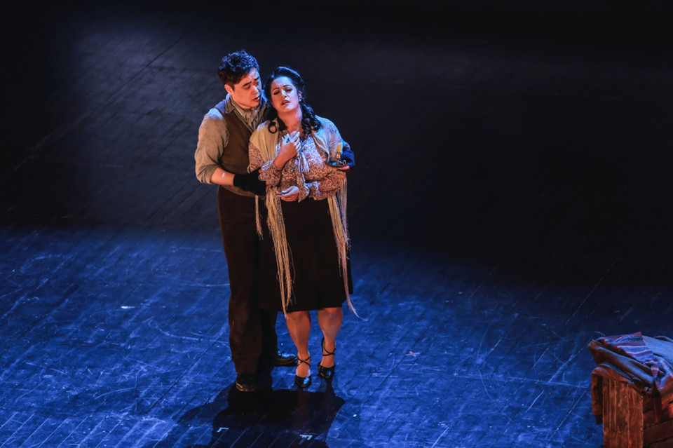 Âm nhạc đỉnh cao, ánh sáng hiện đại, mapping 3D, tối giản số lượng diễn viên, đã tạo nên thành công lớn cho vở La Bohème vừa diễn ra. (Ảnh: Tuấn Đào)