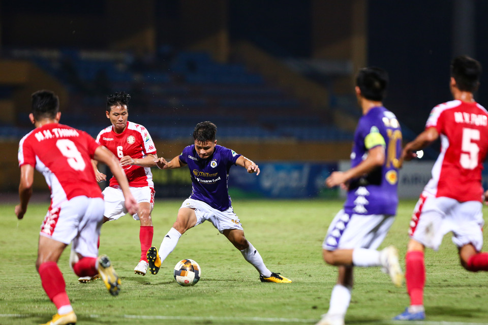 Đã từ rất lâu, tiền vệ số 19 mới chơi hay và ghi bàn. 'Quang Hải đã lấy lại 100% phong độ ở thời điểm này,' huấn luyện viên Hà Nội FC nói. (Ảnh: Hiển Nguyễn/Vietnam+)