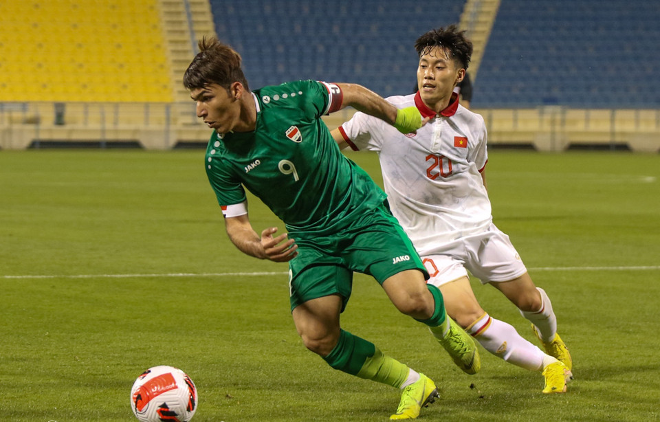 U23 Iraq hoàn toàn vượt trội hơn về kỹ thuật, thể lực và thế trận. (Ảnh: VFF)