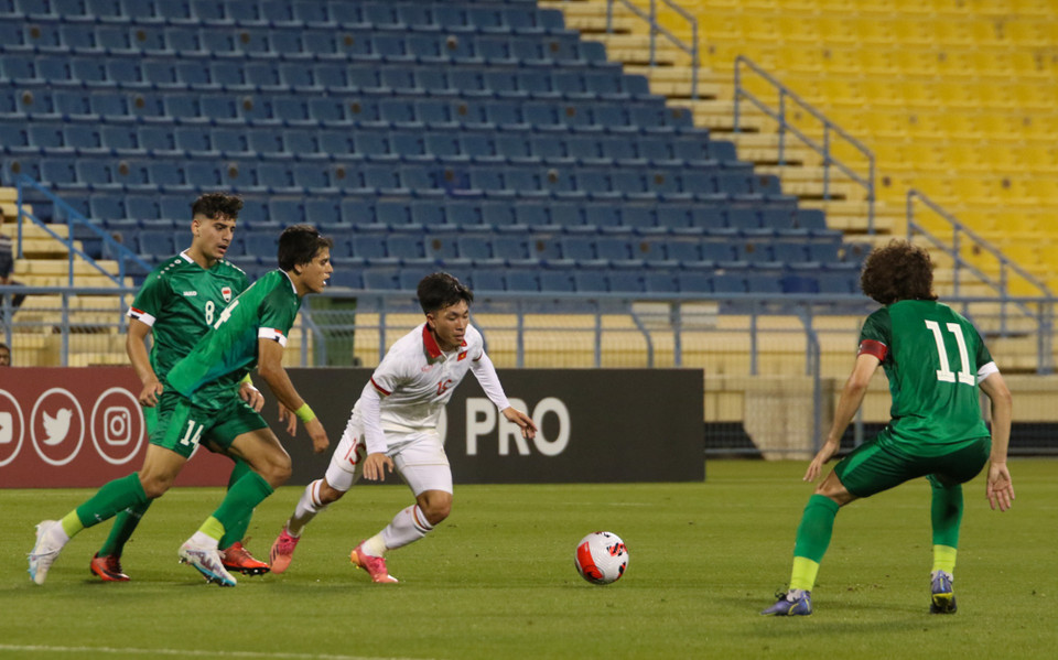 ...mặc dù vậy, các cầu thủ U23 Việt Nam lại có quá nhiều tình huống phòng ngự thiếu tập trung tạo cơ hội cho U23 Iraq ghi các bàn thắng ở phút 45, 60 và 85. (Ảnh: VFF)