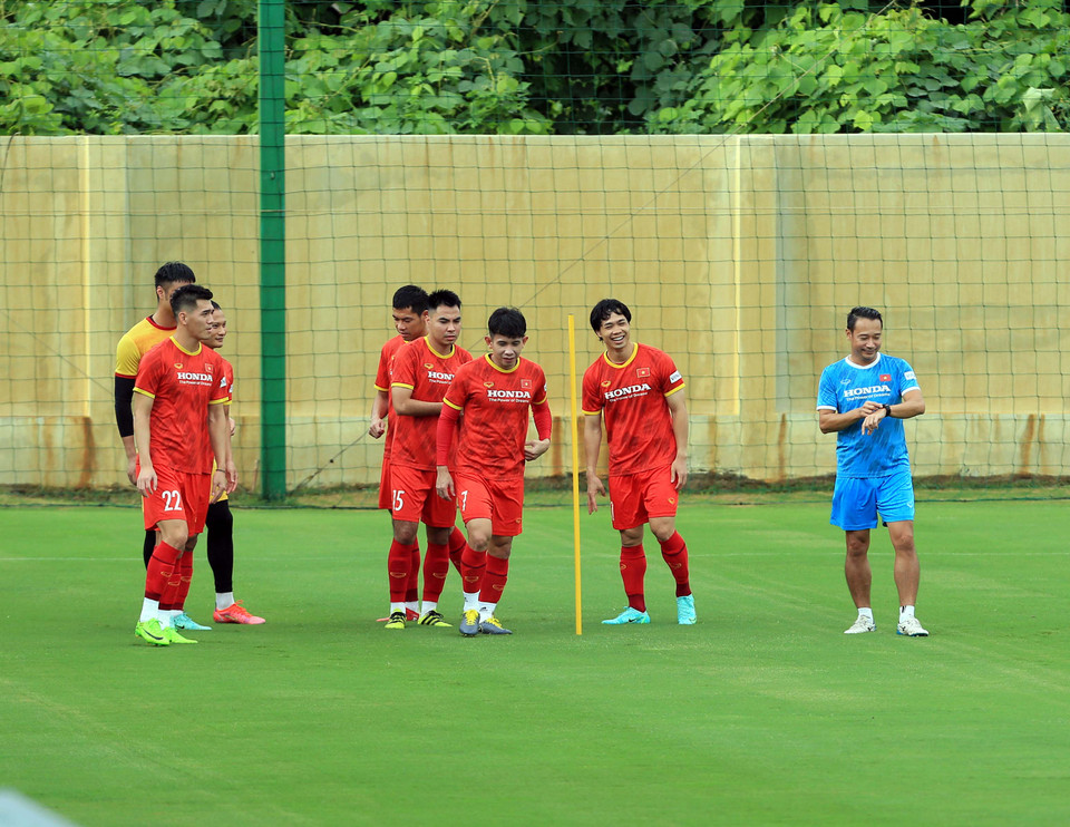 Trong số này, tiền đạo Công Phượng trở lại đội tuyển với chiếc áo số 10 quen thuộc. (Ảnh: VFF)