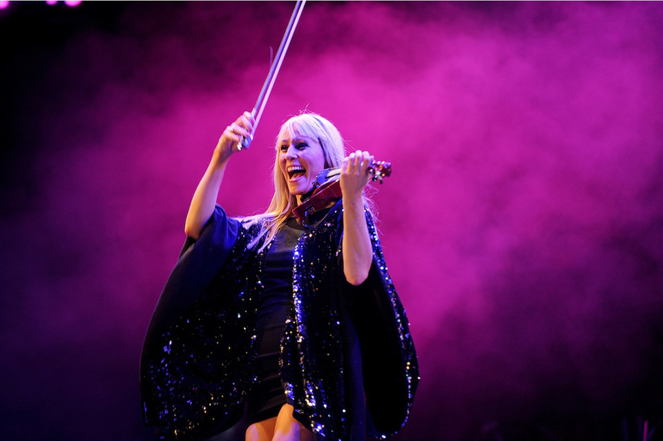 Không chỉ nổi danh với âm nhạc, BOND còn hấp dẫn công chúng về hình ảnh hiện đại, quyến rũ. (Ảnh: BTC) 