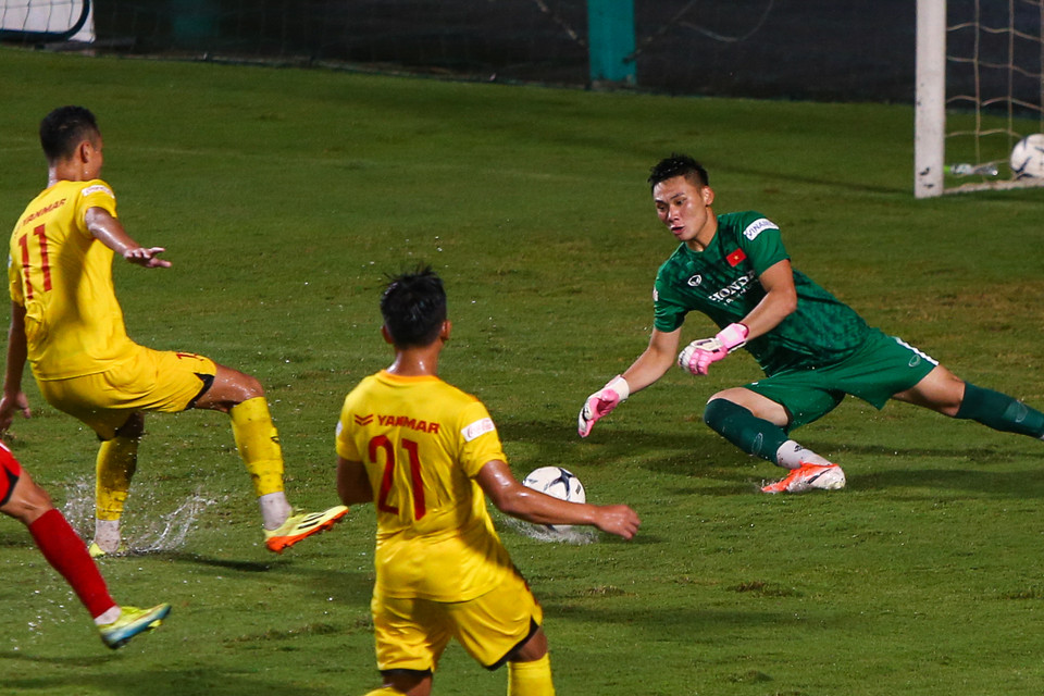 Huấn luyện viên Park Hang-seo đang cần rà soát, tìm kiếm những gương mặt tài năng cho mục tiêu dài hạn là SEA Games 31. (Ảnh: Phúc Tá/Vietnam+)