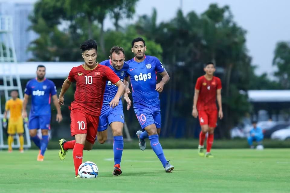 Martin Lo được huấn luyện viên Park Hang-seo triệu tập trong cả 3 đợt tập trung ngắn ngày từ đầu tháng Bảy tới nay của U22 Việt Nam nhằm chuẩn bị cho SEA Games 30. (Ảnh: Nguyên An)