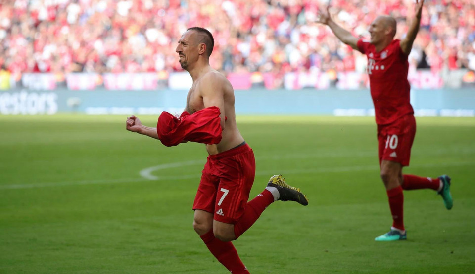 Đây là bàn thắng thứ 85 của "gã mặt sẹo" cho Bayern tại Bundesliga