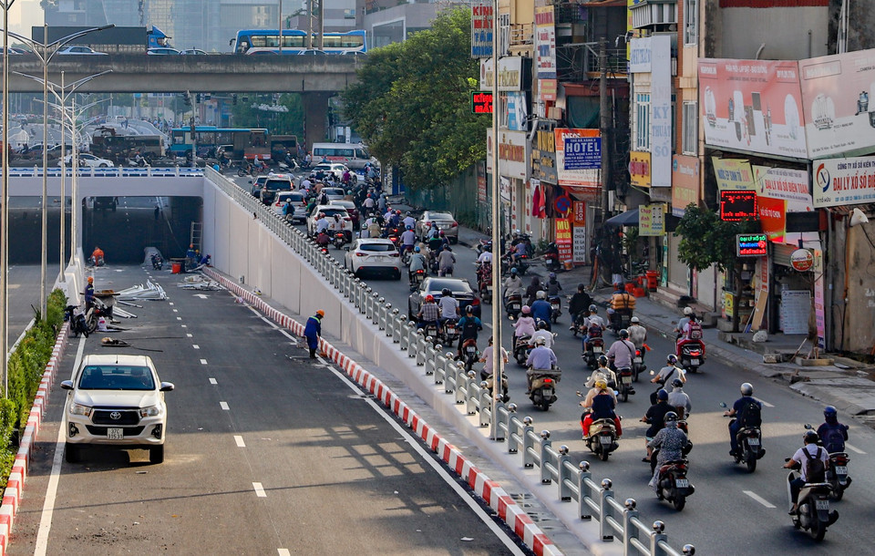 Công trình hầm chui Lê Văn Lương sẽ được đưa vào sử dụng vào ngày mai 5/10/2022 với kỳ vọng sẽ làm giảm ùn tắc tại nút giao này. (Ảnh: Hoài Nam/Vietnam+)