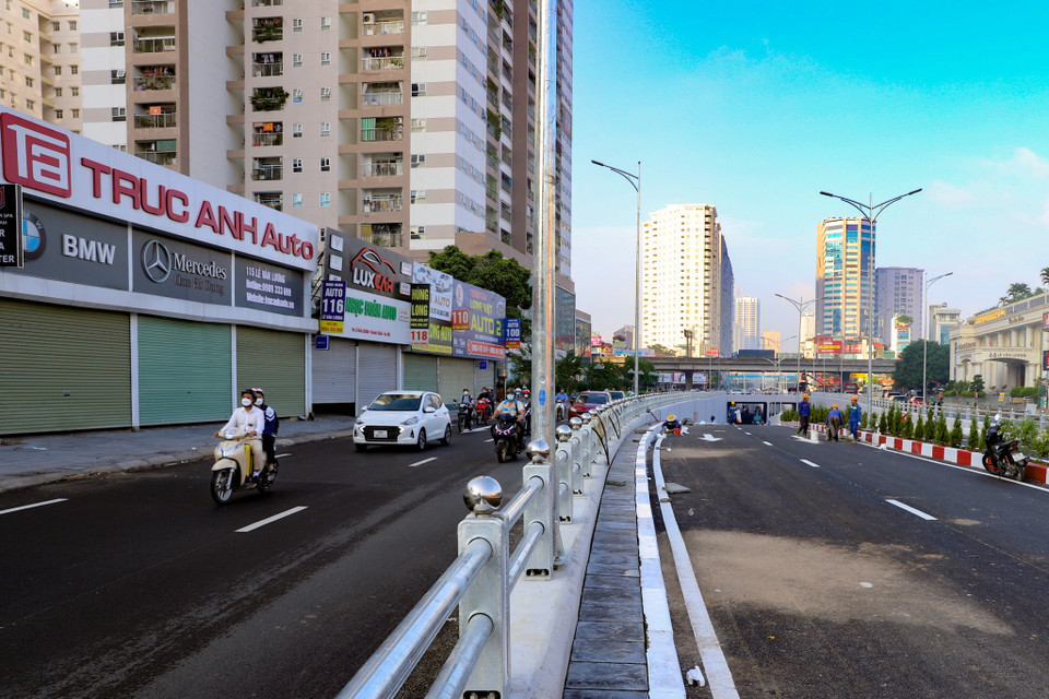 Được khởi công từ tháng 10/2020 đến nay, hầm chui Lê Văn Lương-Vành đai 3 sắp được đưa vào sử dụng chính thức. (Ảnh: Hoài Nam/Vietnam+)