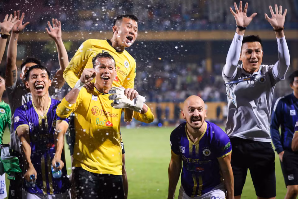 Cầu thủ Hà Nội FC giành chức vô địch V-League 2022 dù khởi đầu khó khăn với nhiều bất ổn ở cả trong và ngoài sân cỏ. (Ảnh: PV/Vietnam+)