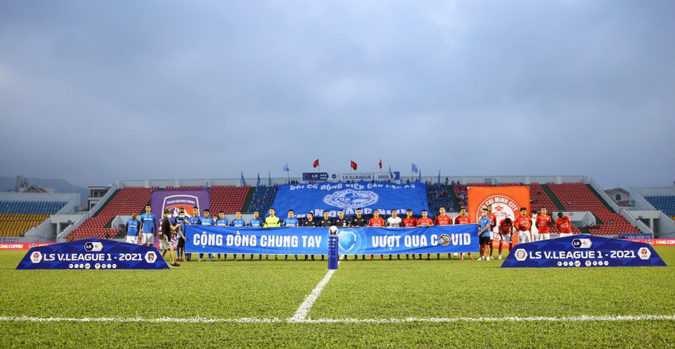 Câu lạc bộ Thành phố Hồ Chí Minh (CLB TP.HCM) làm khách trên sân Cẩm Phả của Than Quảng Ninh ở vòng 3 V-League 2021.(Ảnh: PV/Vietnam+)