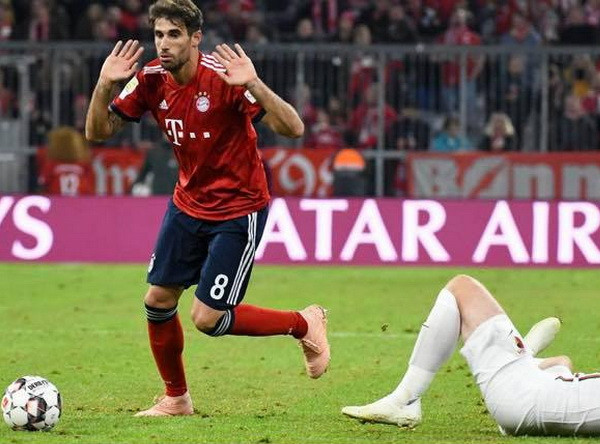 ...trung vệ Matinez (Nguồn: Fcb.de)