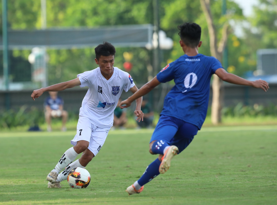 U17 Nutifood được coi là bản sao của U17 Hoàng Anh Gia Lai quy trình đào tạo bài bản, dưới sự dẫn dắt của cựu huấn luyện viên trưởng U19 Việt Nam Guilaume Graechen. Đội hình của họ cũng gồm nhiều gương mặt được chuyển sang từ lò đào tạo Hoàng Anh Gia Lai JMG. (Ảnh: Hiển Nguyễn/Vietnam+)