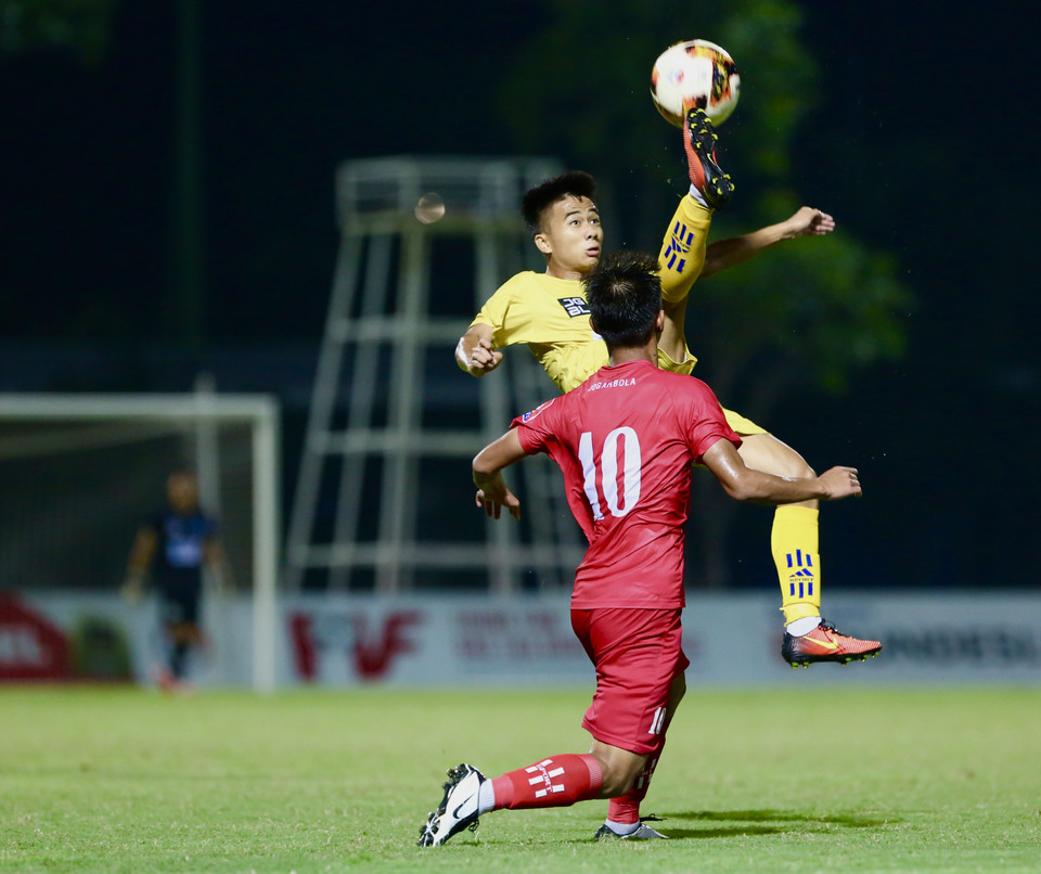 Ở trận bán kết 2, U17 Sông Lam Nghệ An và U17 PVF cống hiến trận đấu bán kết hấp dẫn đúng như dự đoán. (Ảnh: Hiển Nguyễn/Vietnam+)