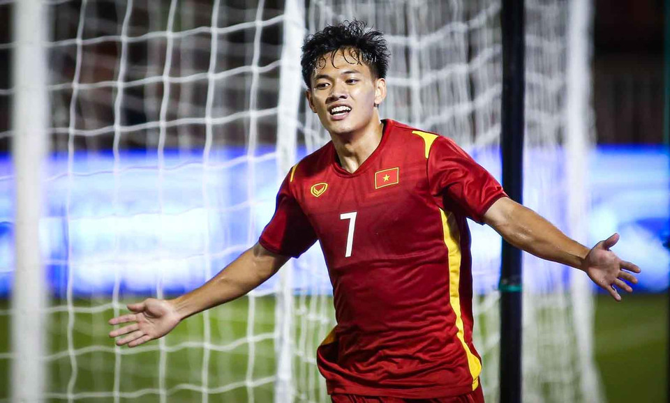 Hậu vệ Nguyễn Thanh Nhân lần đầu được triệu tập đã ghi bàn thắng nhân đôi cách biệt sau khi được vào sân ở hiệp hai. (Ảnh: PV/Vietnam+)