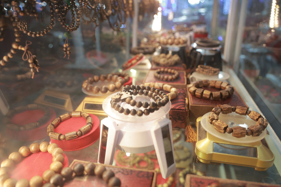 Các gian hàng chủ yếu là các nông sản từ vùng cao, sản phẩm tự nhiên, không chất bảo quản giới thiệu đến người tiêu dùng. (Ảnh: Hoài Nam/Vietnam+)