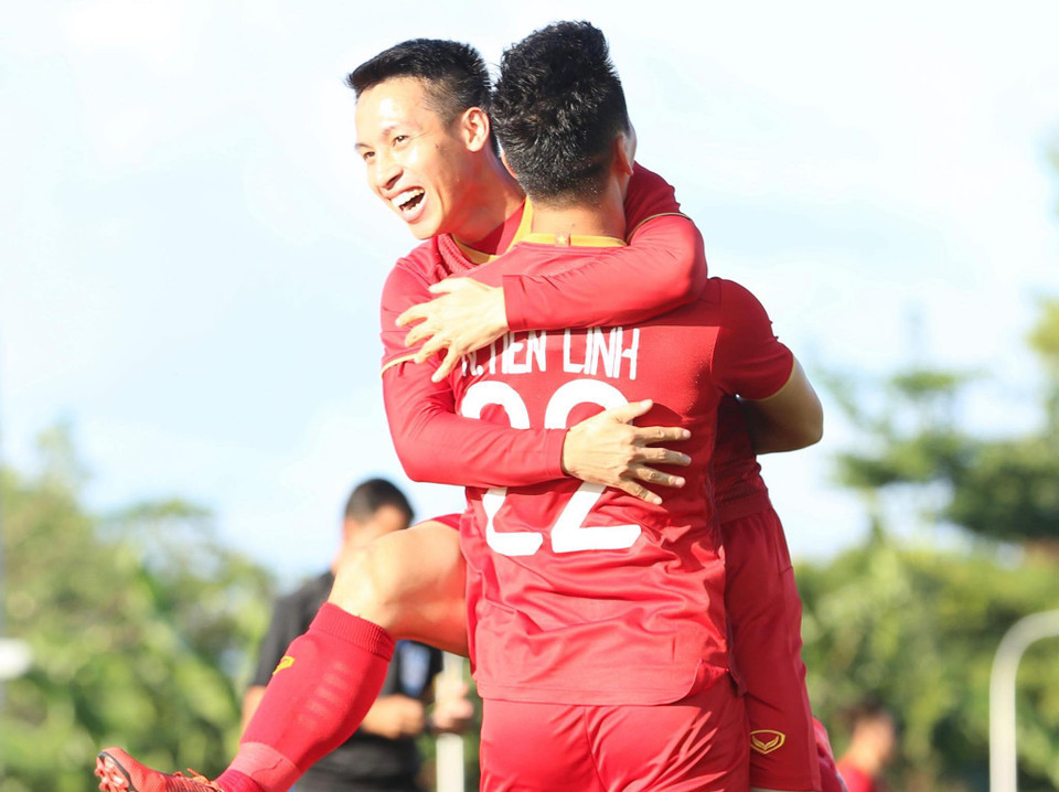 Bàn thắng sớm giúp U22 Việt Nam chơi thăng hoa và tiếp tục có bàn thắng thứ hai ở phút 17. Tiến Linh tiếp tục là người lập công. (Ảnh: Vietnam+)