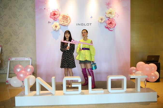 Inglot thích hợp với mọi phong cách (Ảnh: Nam An/Vietnam+)