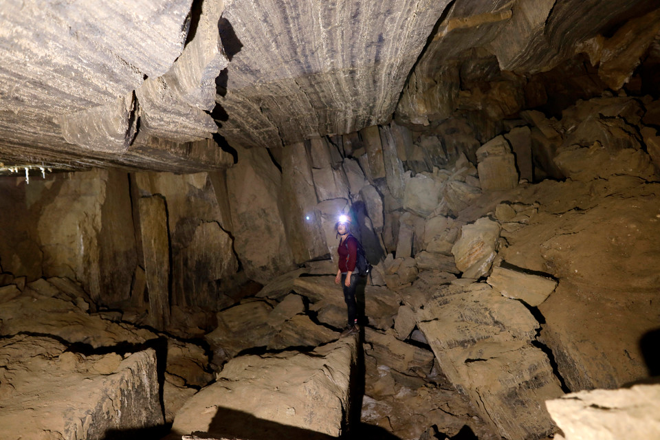 Quang cảnh bên trong hang động muối Malham ở núi Sodom, Israel, ngày 27/3/2019. (Nguồn: AFP/ TTXVN)
