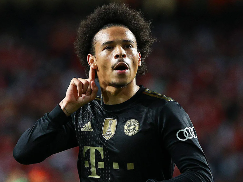 Leroy Sané có 1 kiến tạo và 1 cú đúp trong đó có pha sút phạt mở tỷ số hoàn hảo. (Nguồn: Fcb.com)