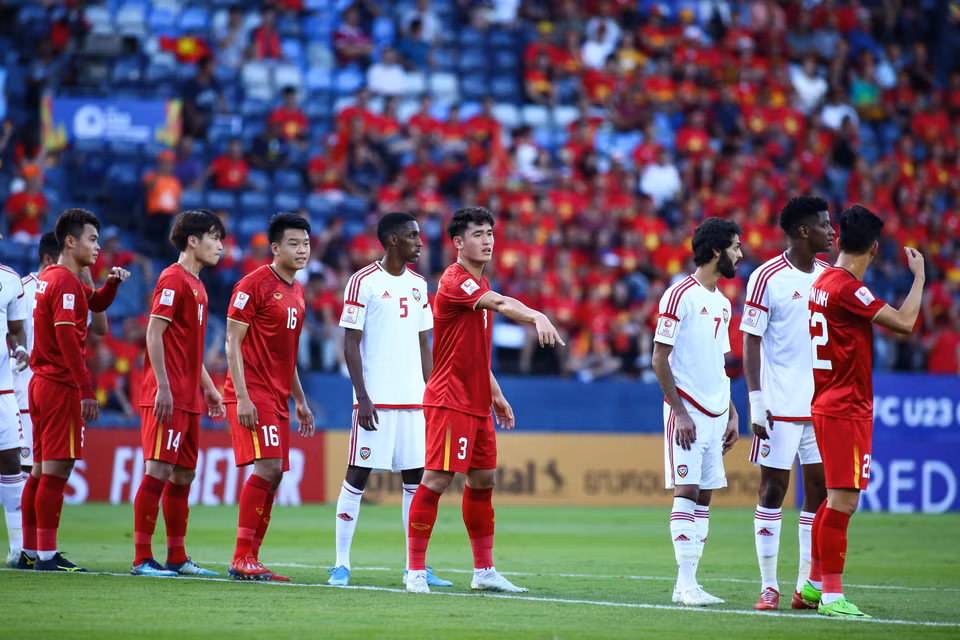 Hàng thủ tuyển U23 Việt Nam phải rất vất vả để có thể ngăn cản đối phương trong những đường lên bóng ở cả hai cánh và trung lộ. (Ảnh: Nguyên An/Vietnam+)
