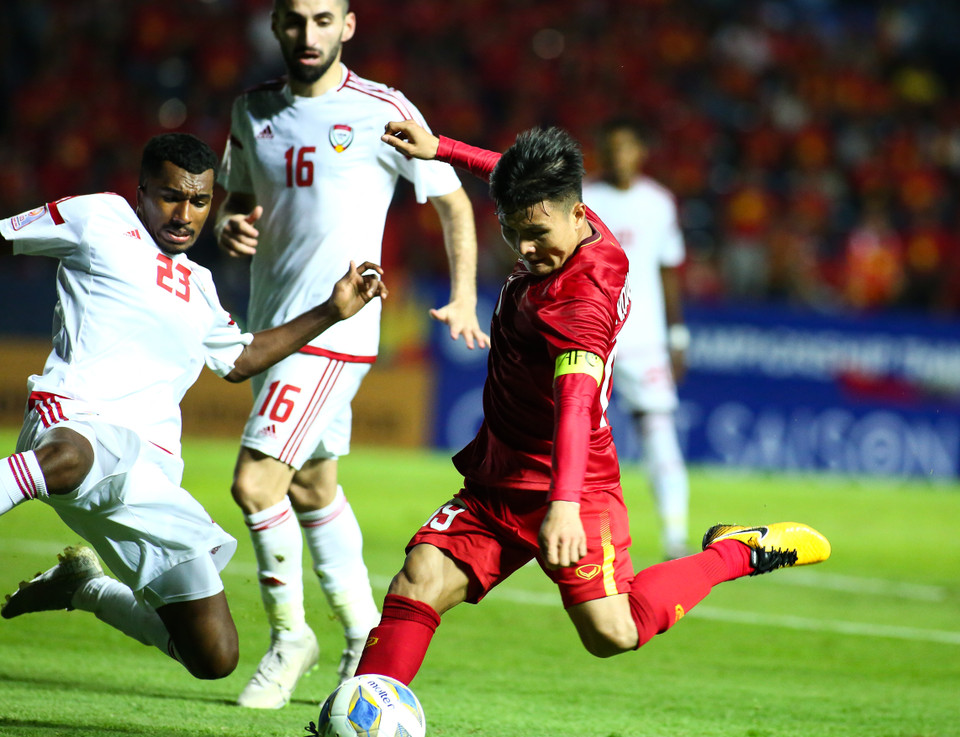 Cơ hội nguy hiểm nhất của U23 Việt Nam đến ở phút 63 khi Quang Hải xử lý bóng khéo léo, vượt qua hàng loạt hậu vệ và căng ngang cho Hoàng Đức dứt điểm cận thành. (Ảnh: Nguyên An/Vietnam+)