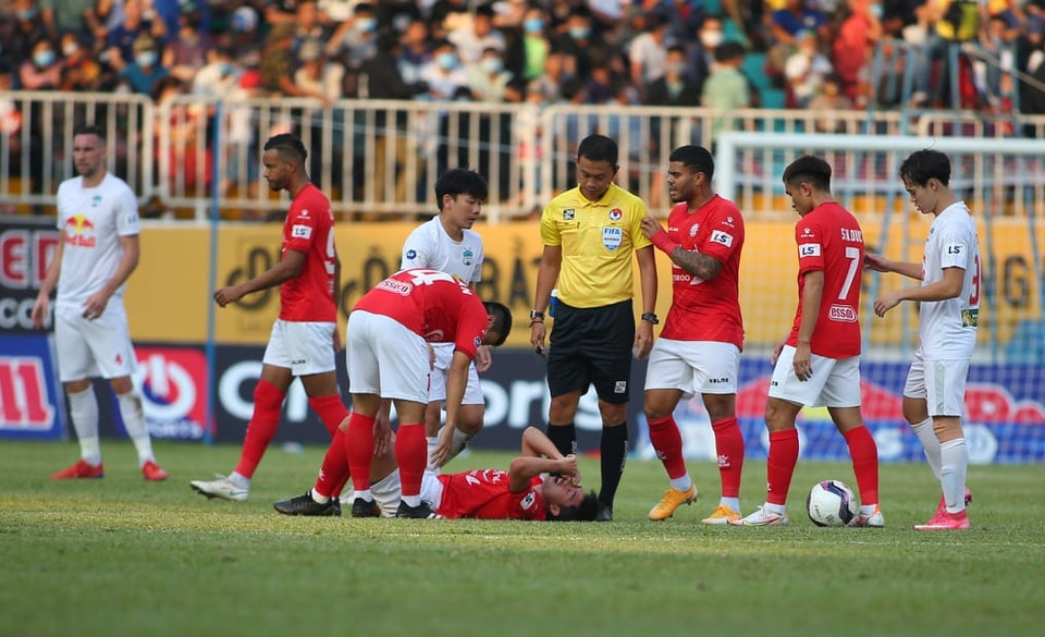 Trong khi đó, CLB TP.HCM nối dài chuỗi trận tệ hại với những ngôi sao đắt tiền như Lee Nguyễn. (Ảnh: PV/Vietnam+)