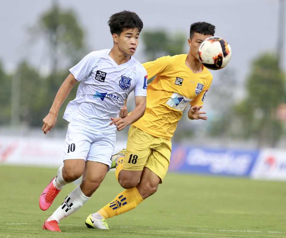 Lần đầu tiên tham dự giải và vào chơi chung kết, U17 Nutifood cho thấy sự non nớt hơn U17 Sông Lam Nghệ An khi không thể chơi lấn lướt và hiệu quả khi đã bị dẫn bàn. (Ảnh: Huệ Thu/Vietnam+)