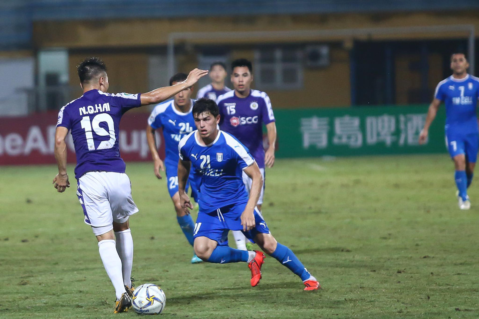 Chơi nổi bật, Quang Hải được bầu là cầu thủ hay nhất trận đấu và nhận nhiều lời khen từ phía huấn luyện viên đối thủ. (Ảnh: Nguyên An)