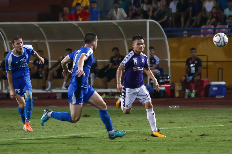 Quang Hải lấy lại phong độ đỉnh cao ở thời điểm này là tin vui cho đội tuyển Việt Nam khi chuẩn bị bước vào chiến dịch vòng loại World Cup 2022 bằng trận đầu tiên với Thái Lan ngày 5/9 tới. (Ảnh: Nguyên An)