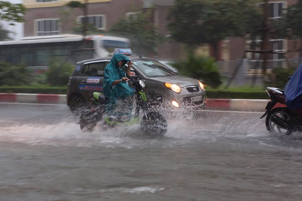 Các tuyến phố đã bị ngập nặng. (Nguồn: Sơn Bách/Vietnam+)