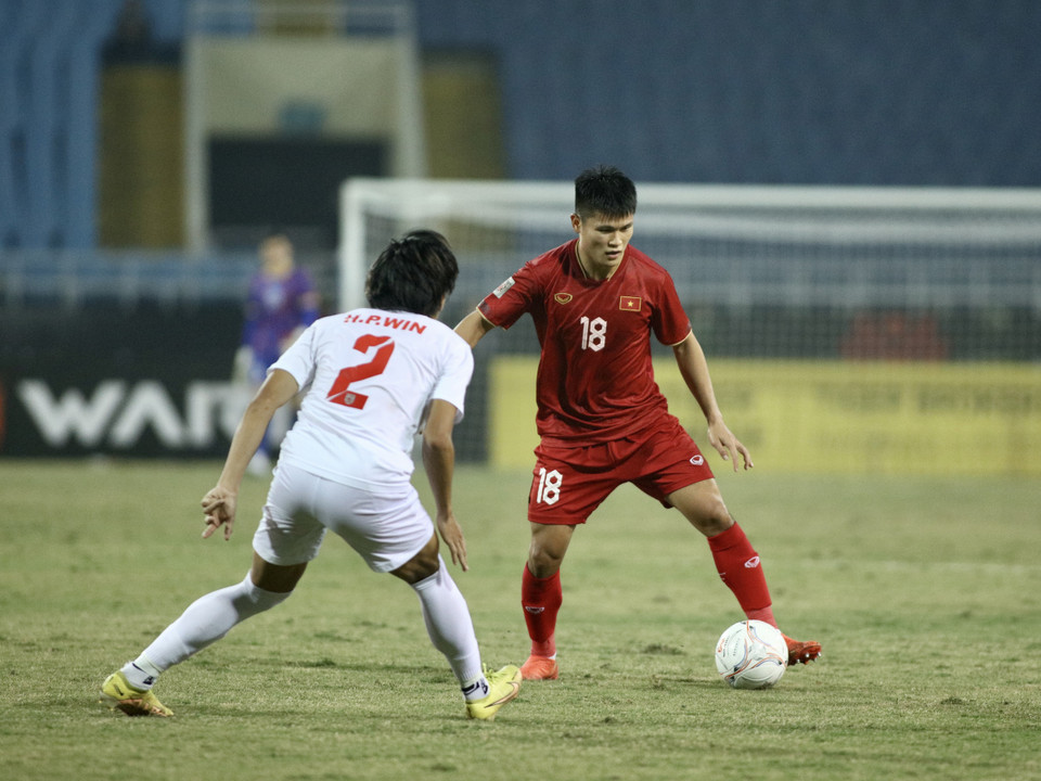 Trước Myanmar, đội tuyển Việt Nam nhập cuộc chủ động và áp đảo ngay sau tiếng còi khai cuộc. (Ảnh: PV/Vietnam+)