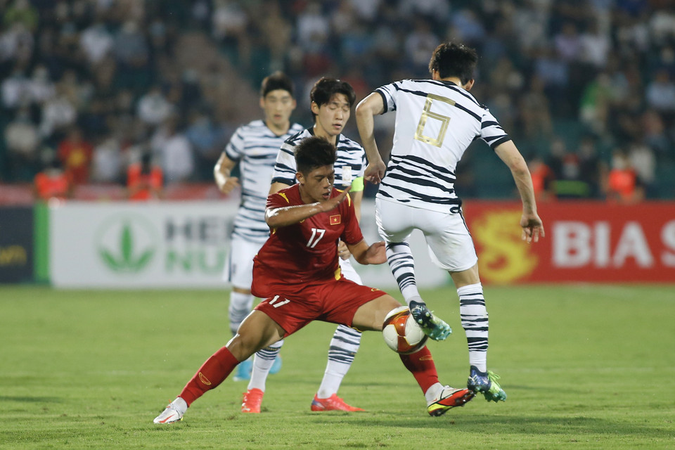 Tuy nhiên, hai đội không có thêm được bàn thắng ở khoảng thời gian rất dài còn lại của trận đấu. (Ảnh: PV/Vietnam+)