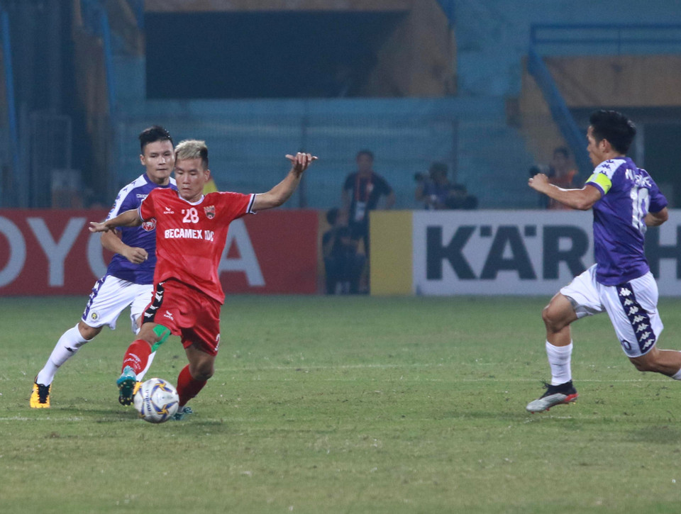 Tuy nhiên, Bình Dương cũng cho thấy được sự quyết tâm cao khi thi đấu nỗ lực nhằm tìm kiếm bàn thắng sớm. (Ảnh: Nguyên An)