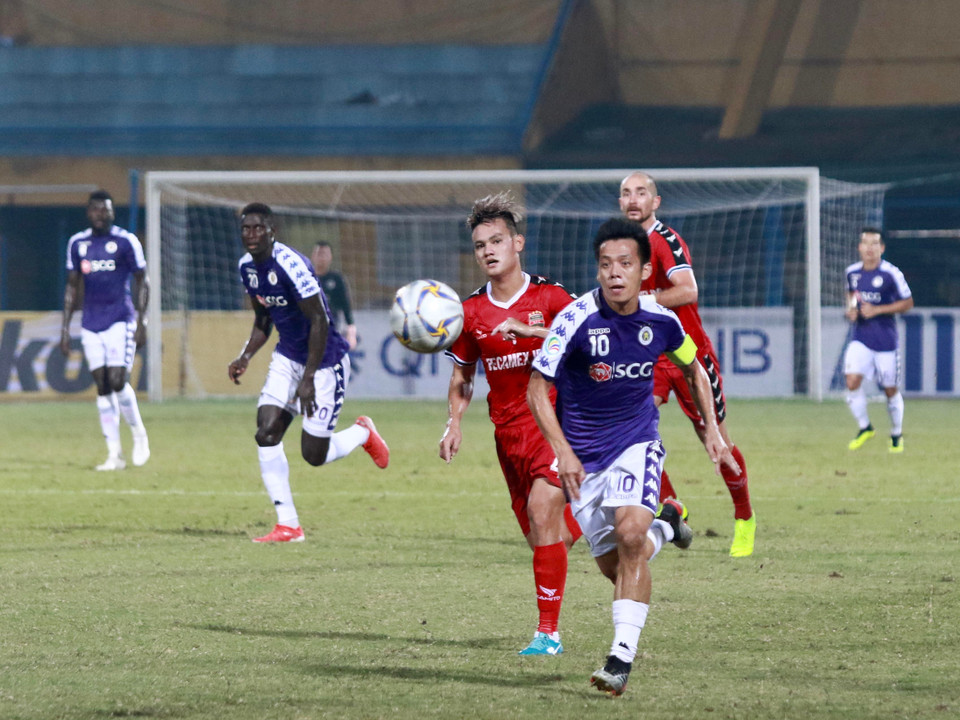 Sau hai thất bại chỉ trong chưa đầy một tuần trước đội bóng thủ đô, Anh Đức cùng đồng quyết tâm giành một chiến thắng trên chính sân khách. (Ảnh: Nguyên An)