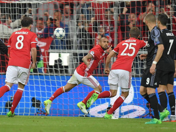 Bàn thắng ở phút 25 của Vidal ngỡ đã mở ra một chiến thắng tưng bừng cho đội chủ nhà (Ảnh: Nguồn Fcb.de) 